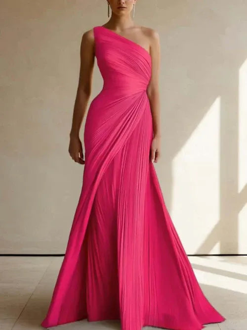 Dam Elegant One Shoulder Maxiklänning med Veckad Design