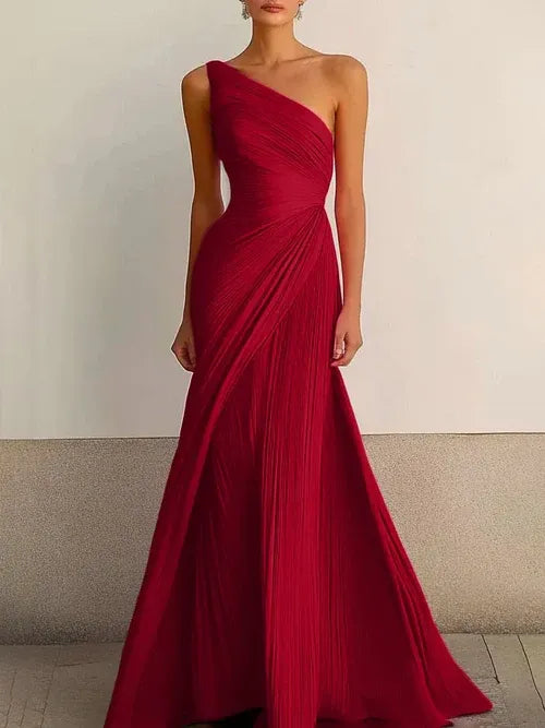 Dam Elegant One Shoulder Maxiklänning med Veckad Design