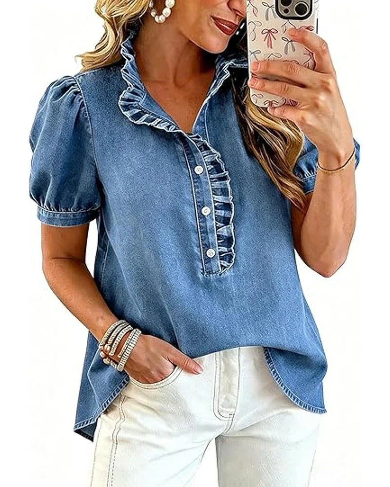 Dam Jeansblus med krage, korta puffärmar och volangdetaljer